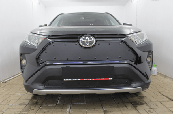 Защитная сетка радиатора Toyota Rav 4 (2019-н.в)
