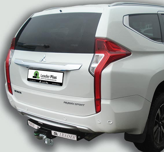 Фаркоп для Mitsubishi Pajero Sport c нержавеющей пластиной (без электрики) (2008-н.в.) «ЛидерПлюс»