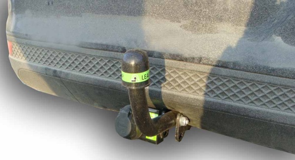 Фаркоп для Ford Focus 2, 3 DB3/DYB седан (без электрики) (2004-2011/2010-н.в.) «ЛидерПлюс»