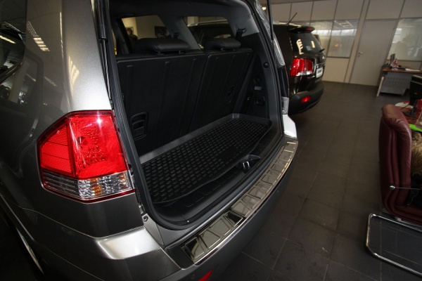 Коврик в багажник KIA Mohave short (2009-н.в.) ун. (полиуретан)