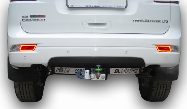 Фаркоп для Chevrolet Trailblaser с нержавеющей пластиной (без электрики) (2012-н.в.) «ЛидерПлюс»