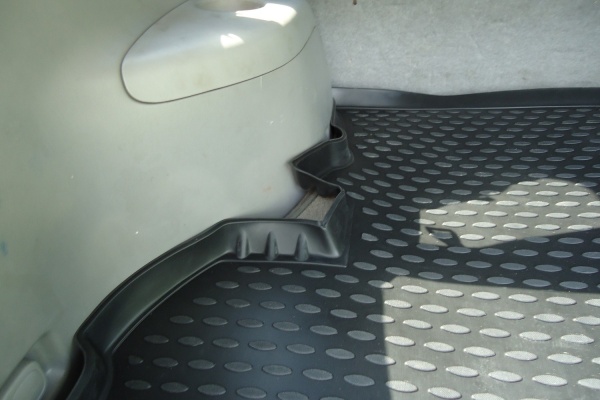 Коврик в багажник TOYOTA Highlander (2001-2007) кросс. (полиуретан)