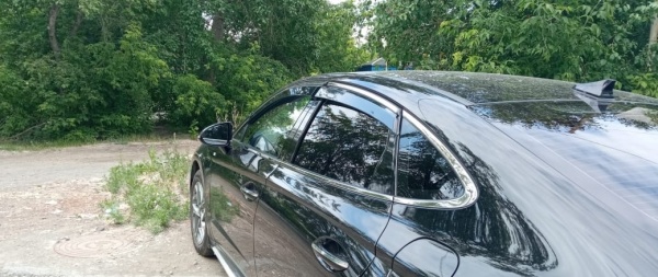 Дефлекторы окон Hyundai Sonata (DN8) (2020-н.в.) (Хром молдинг) WIND