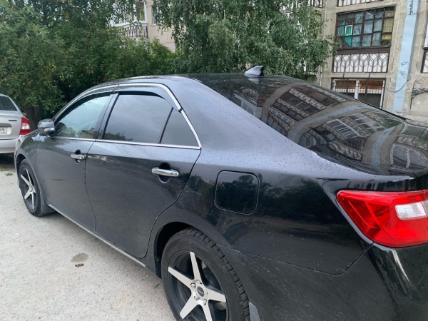 Дефлекторы окон Toyota Camry V50 (2011-2016) (хром молдинг) WIND