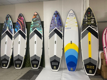 Надувная SUP-доска (сапборд) Rave Board Smooth (335x83x15 cm)