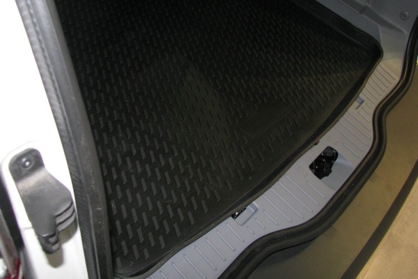 Коврик в багажник NISSAN Qashqai+2 (2008-н.в.) кросс. (полиуретан)