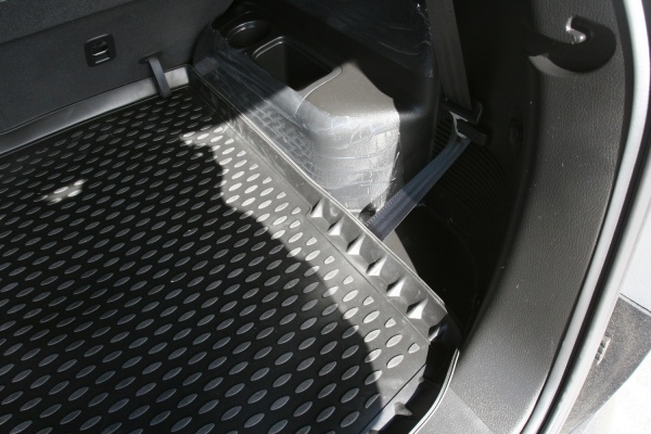 Коврик в багажник KIA Sorento (2009-2012) кросс. 7 мест, длин. (полиуретан)