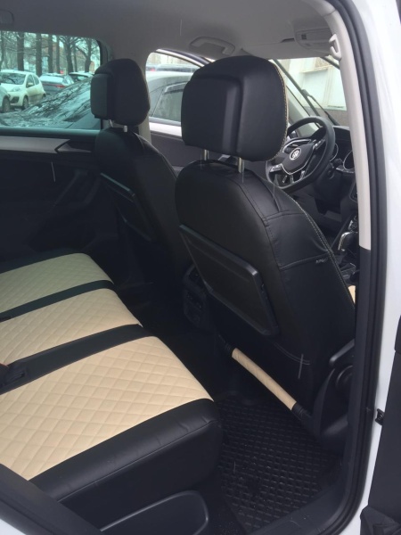 Чехлы из экокожи РОМБ для Volkswagen Tiguan II Comfortline/Highline со столиками (2017-н.в.) "Автопилот"