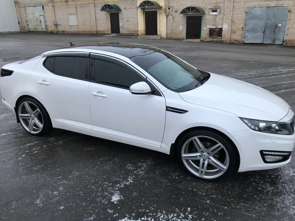 Дефлекторы окон Kia Optima 3 (2011-2015) (Хром молдинг) WIND
