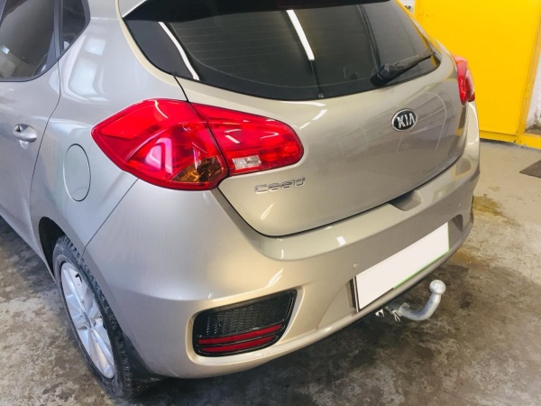 Фаркоп для Kia Ceed Хетчбек (без электрики) (2012-2018) «ЛидерПлюс»