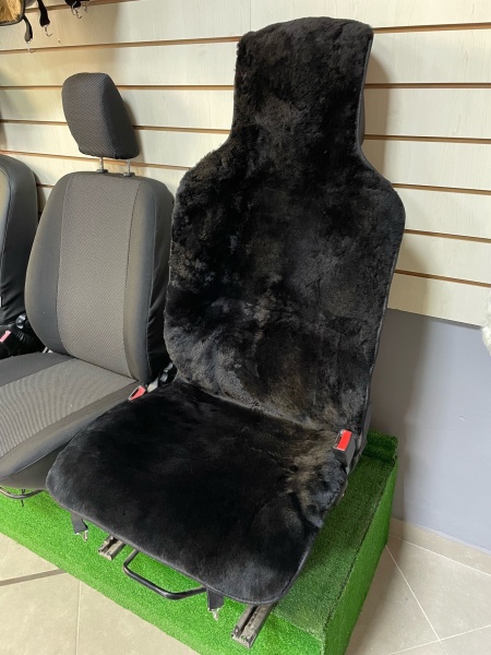 Меховая накидка на сиденье Черная с коротким ворсом (Пятигорск)